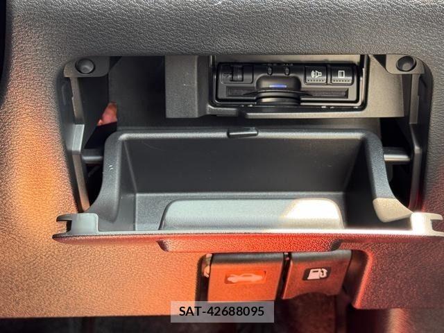 Nissan SERENA 2019-06 7272898-26
