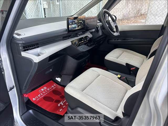 Nissan SERENA 2023-06 7272653-22