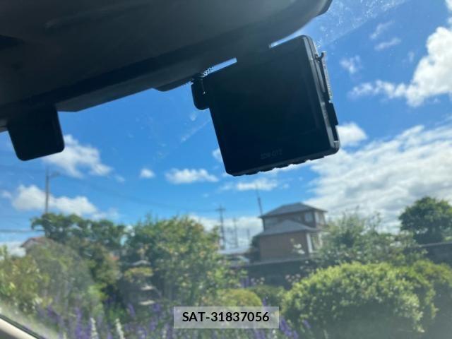 Nissan SERENA 2011-02 7272900-19