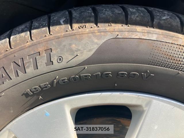 Nissan SERENA 2011-02 7272900-7