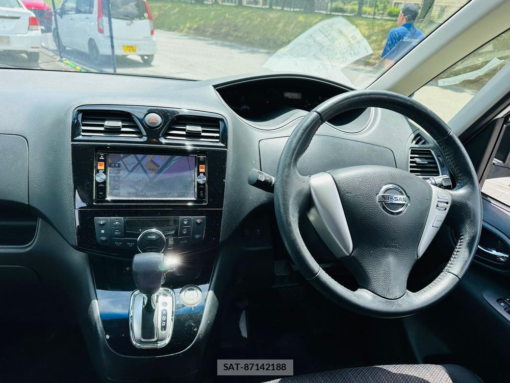 Nissan SERENA 2015 6970826-13