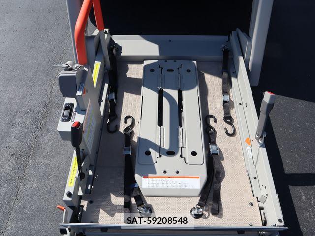 Nissan SERENA 2023-11 7329925-1