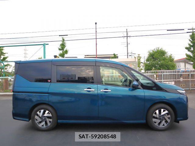 Nissan SERENA 2023-11 7329925-28