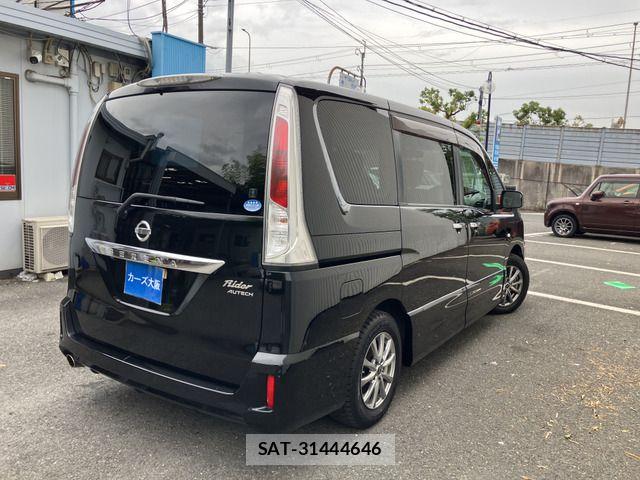 Nissan SERENA 2011-01 7329963-3