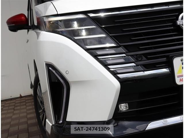 Nissan SERENA 2023-08 7329924-18