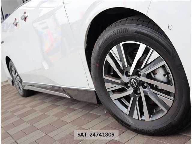 Nissan SERENA 2023-08 7329924-24