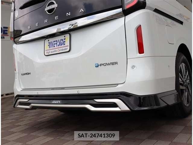 Nissan SERENA 2023-08 7329924-29
