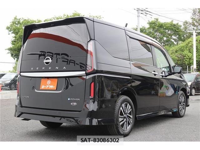 Nissan SERENA 2023-10 7329935-4