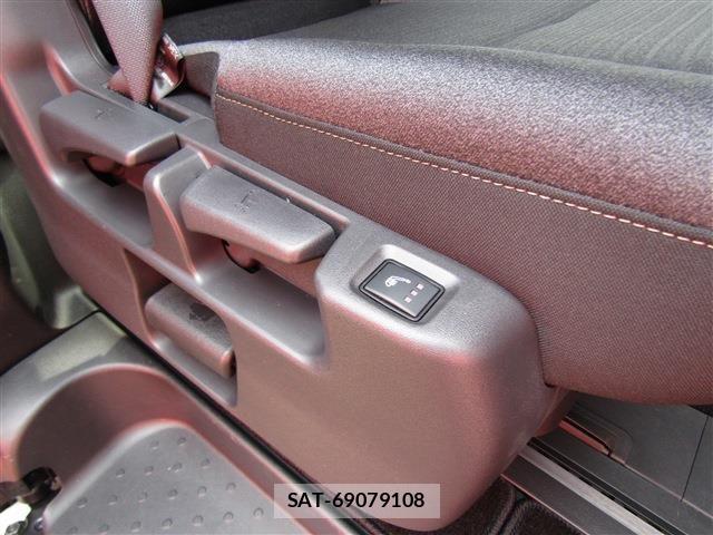 Nissan SERENA 2024-04 7359716-18