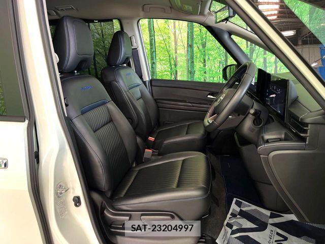 Nissan SERENA 2023-04 7359714-14