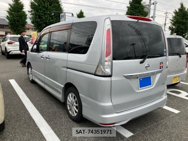 Nissan SERENA 2011-09 7359758-4