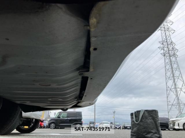 Nissan SERENA 2011-09 7359758-6