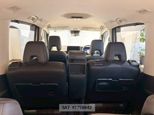 Nissan SERENA 2023-09 7359710-13