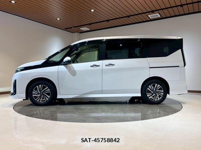 Nissan SERENA 2023-09 7359710-4