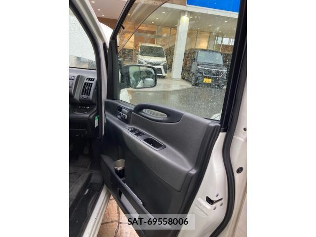 Nissan SERENA 2007-06 7359764-9