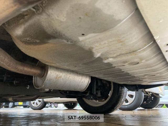 Nissan SERENA 2007-06 7359764-8