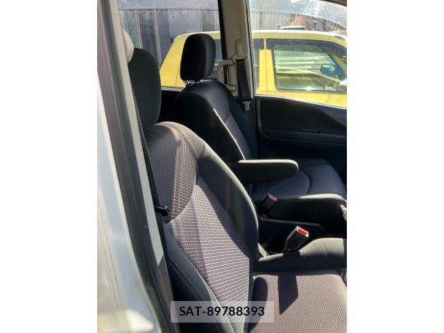 Nissan SERENA 2012-04 7359763-10