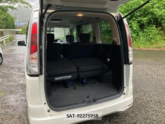 Nissan SERENA 2011-08 7359772-9