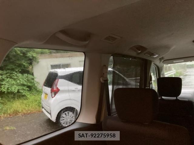 Nissan SERENA 2011-08 7359772-11