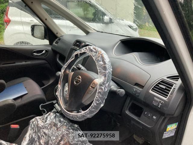 Nissan SERENA 2011-08 7359772-17