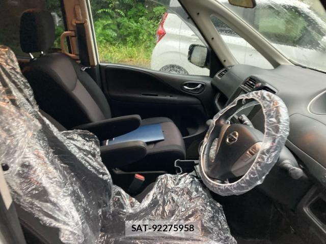 Nissan SERENA 2011-08 7359772-18
