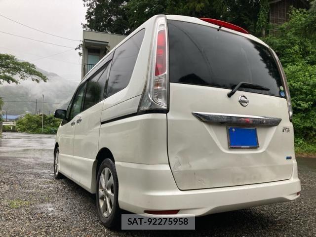 Nissan SERENA 2011-08 7359772-3
