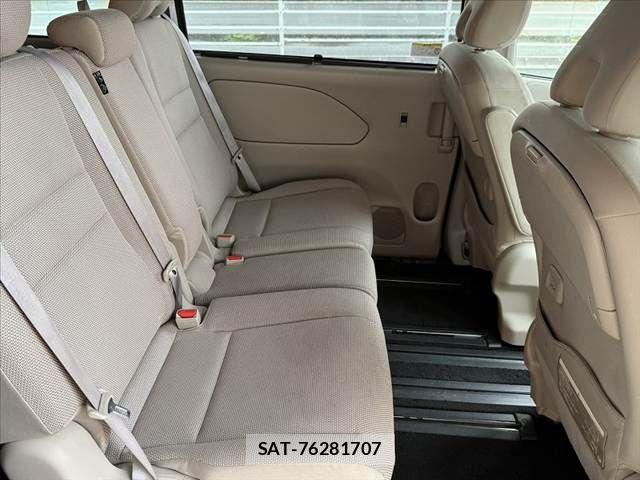 Nissan SERENA 2017-10 7359756-17