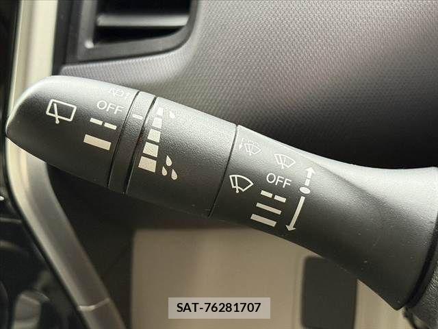 Nissan SERENA 2017-10 7359756-24