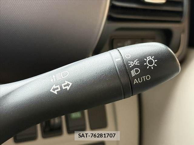 Nissan SERENA 2017-10 7359756-25