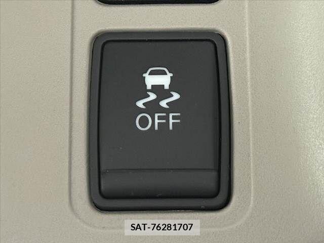 Nissan SERENA 2017-10 7359756-29