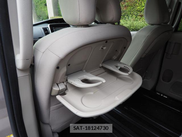 Nissan SERENA 2016-12 7393995-16