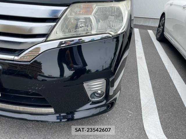 Nissan SERENA 2012-02 7457601-2