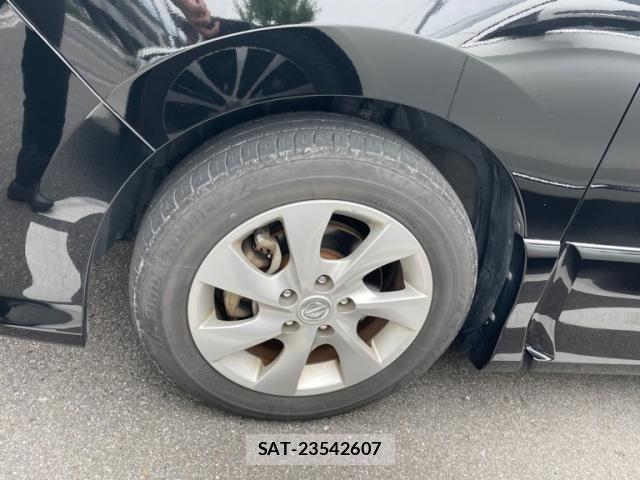 Nissan SERENA 2012-02 7457601-5
