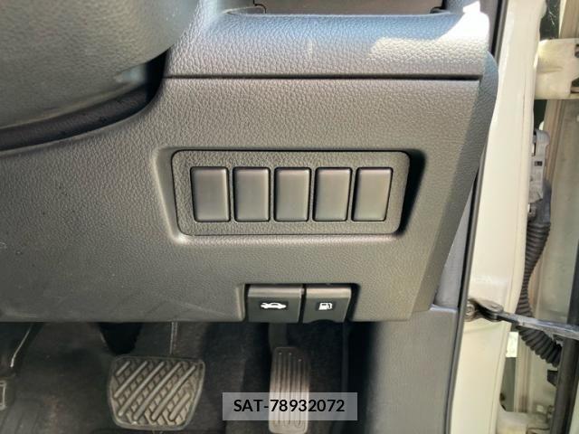 Nissan SERENA 2007-06 7457602-12