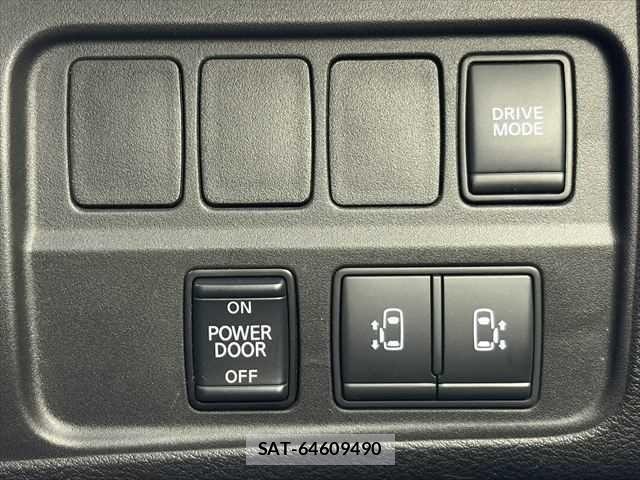 Nissan SERENA 2021-05 7457584-6
