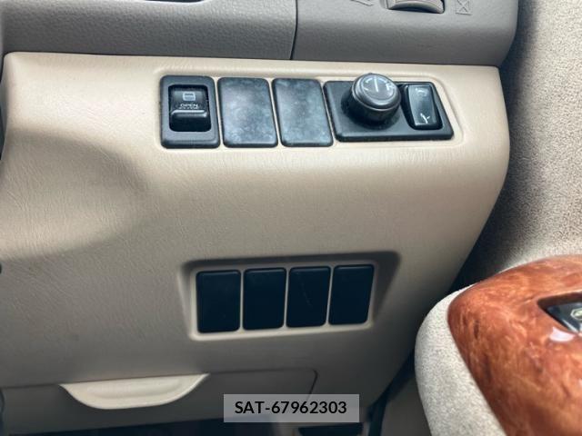 Nissan SERENA 2002-09 7457596-18