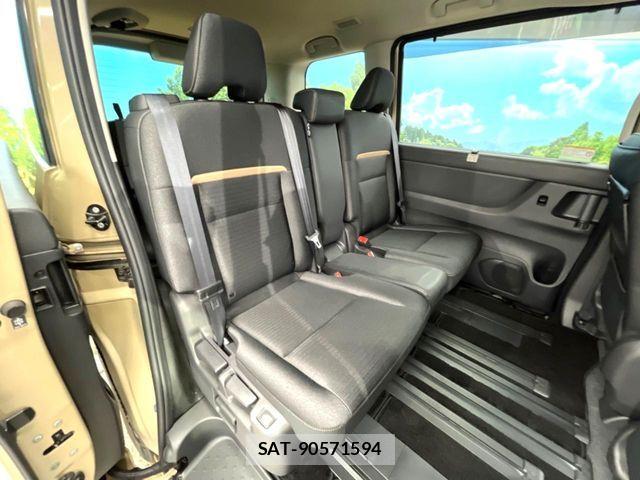Nissan SERENA 2023-10 7502716-8