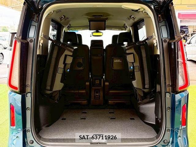 Nissan SERENA 2023-09 7502717-19