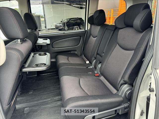 Nissan SERENA 2012-07 7502748-17