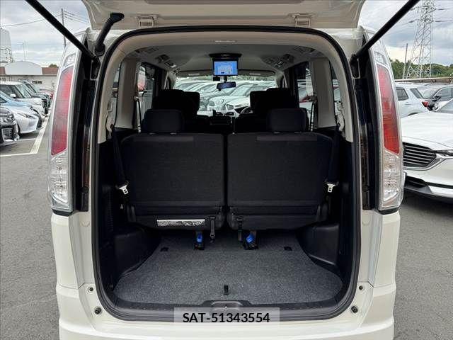 Nissan SERENA 2012-07 7502748-18