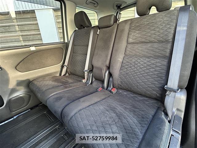 Nissan SERENA 2016-12 7502743-24