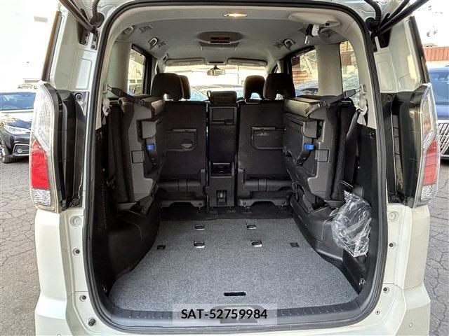 Nissan SERENA 2016-12 7502743-26