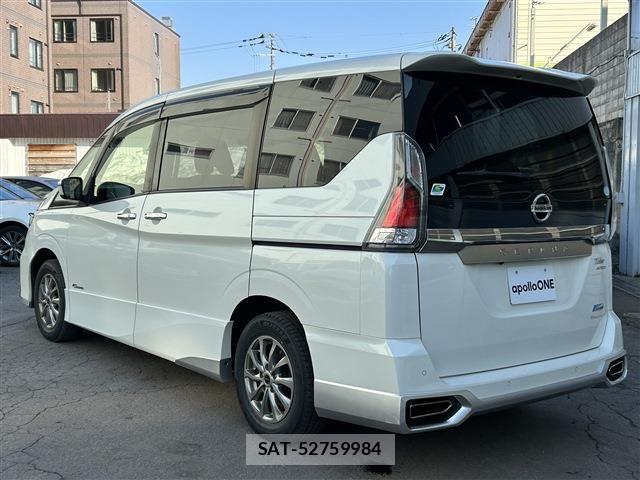 Nissan SERENA 2016-12 7502743-5