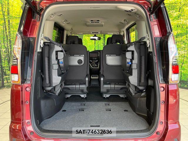 Nissan SERENA 2018-11 7562800-11
