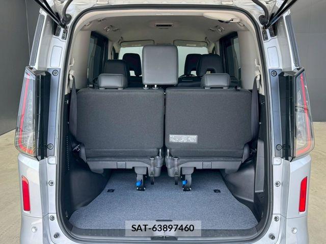 Nissan SERENA 2023-05 7562785-17