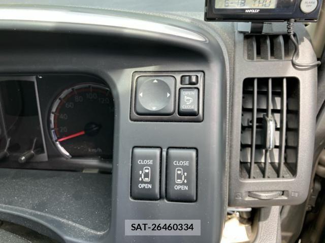 Nissan SERENA 2009-09 7562802-23