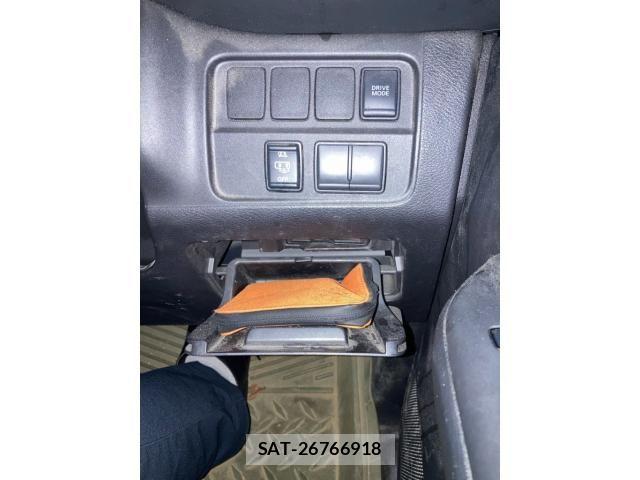 Nissan SERENA 2018-09 7619851-7