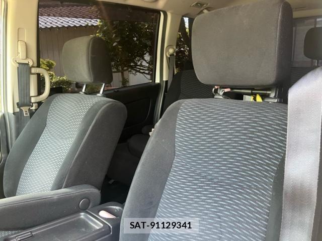 Nissan SERENA 2011-01 7619863-9