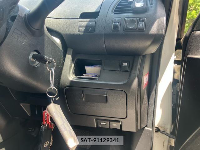 Nissan SERENA 2011-01 7619863-14