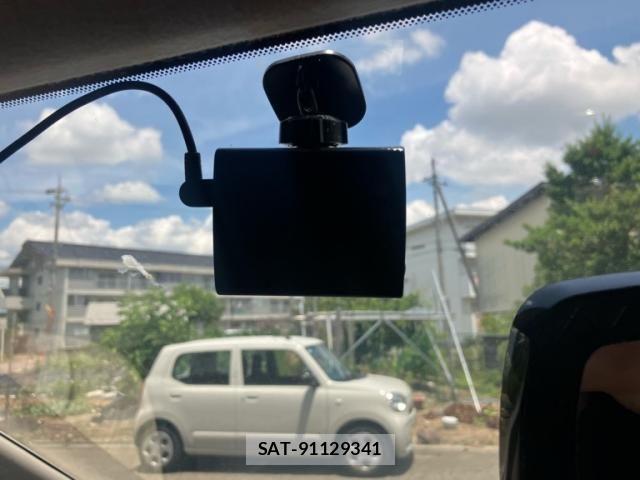 Nissan SERENA 2011-01 7619863-19